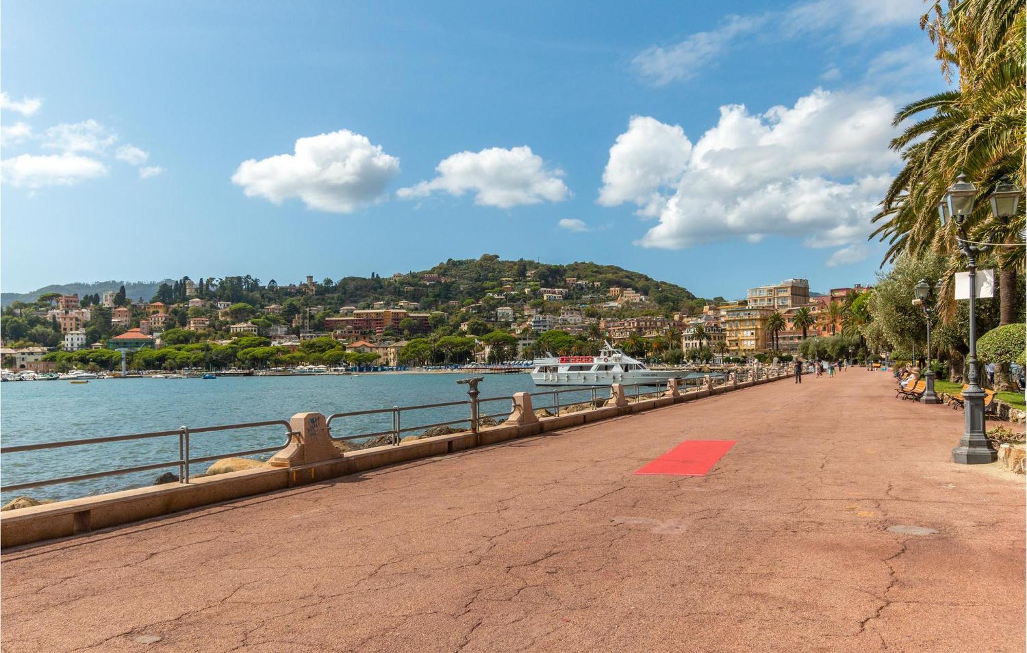 1 Bedroom Lovely Apartment In Rapallo Extérieur photo